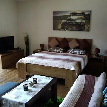 Apartmán Route 18 *